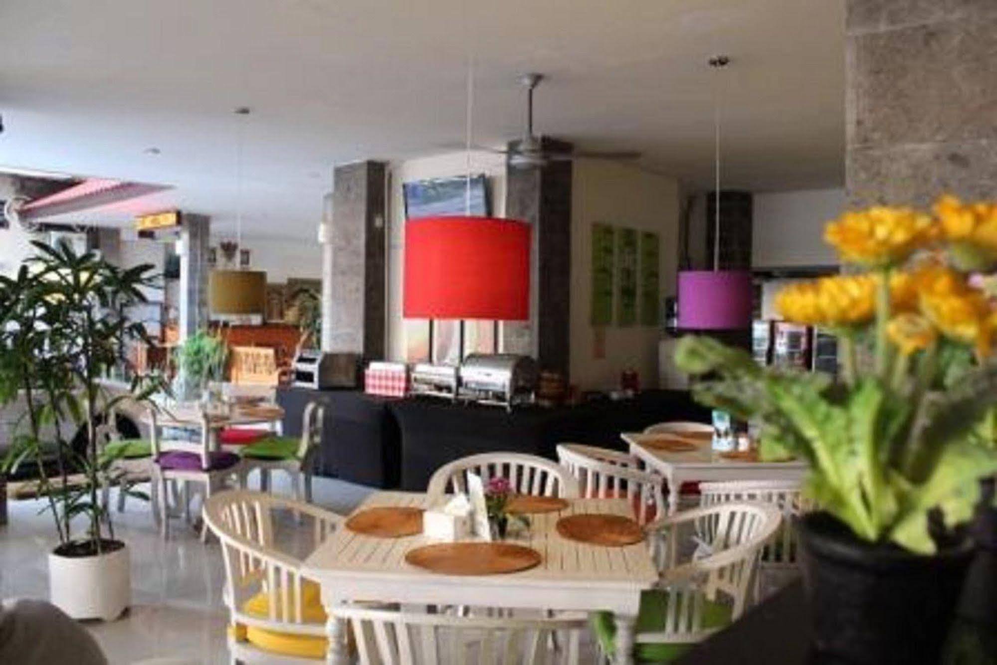 Hotel Karthi Kuta Kuta Lombok Kültér fotó